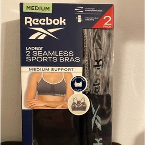 Brand New! Reebok Ladies 2pk Seamless Sports Bras size M runs small